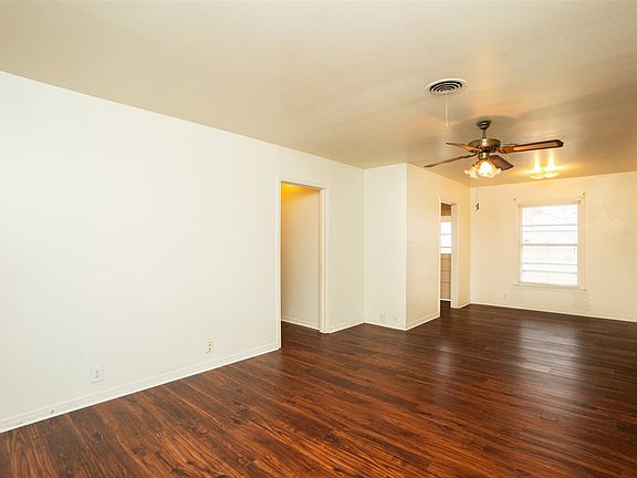 4th image of 803 Parkview St