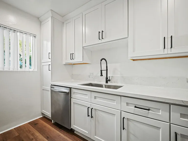 Blackburn Beverly by Wiseman — Photo 97