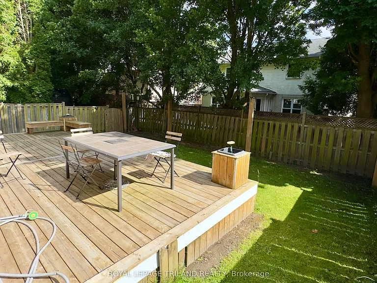 82 Meadowridge Rd — Photo 8