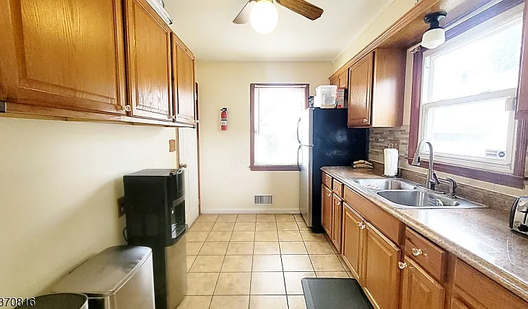 183 Reeve Ter — Photo 3