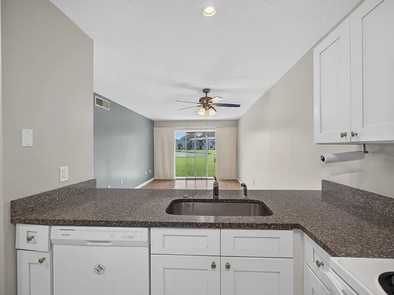 700 W Pope Rd #H61 — Photo 14