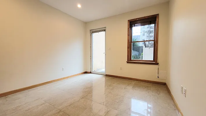 Rented by Oxford Property Group | media 4