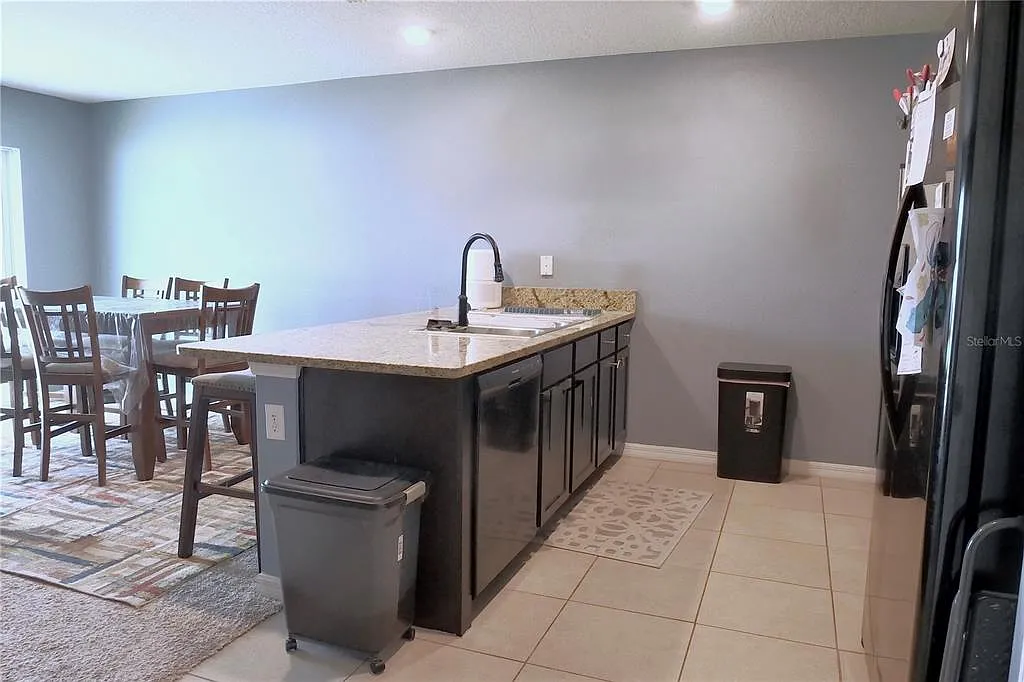 4 bed, 2.0 bath, 1485 sqft, $2,400 — Photo 3