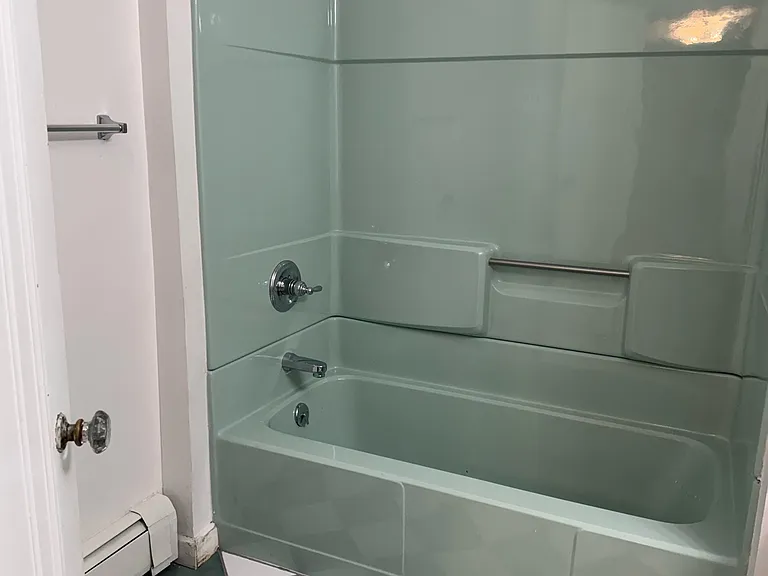 36 Beverly Pl — Photo 6