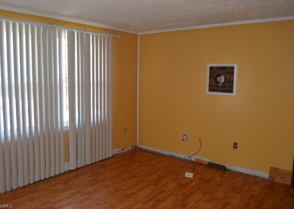 2nd image of 2118 Colson St