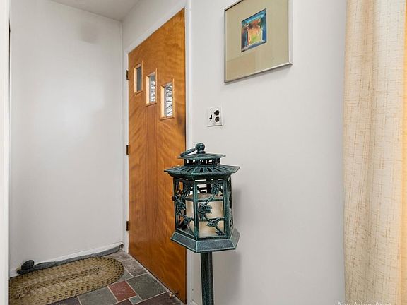 2nd image of 2512 Torrey Ave