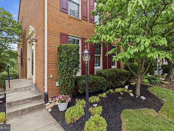 2nd image of 6129 Hyacinth Dr