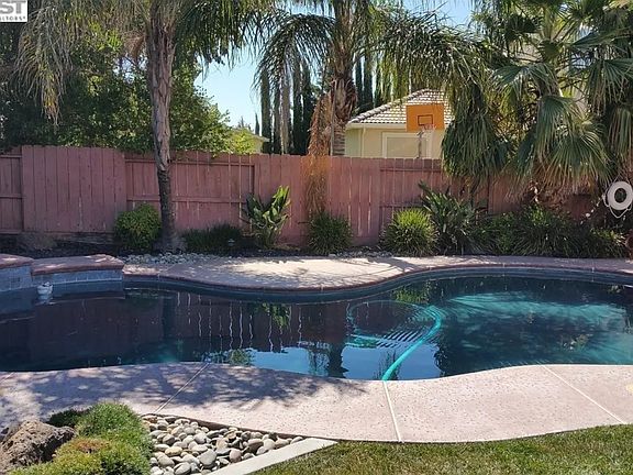 3rd image of 2060 Jenni Ln