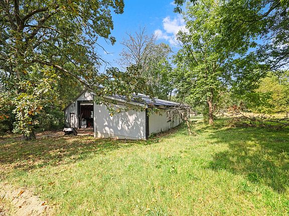 5th image of 2516 Old Smith Springs Rd