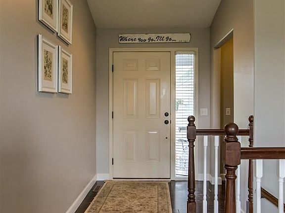 3rd image of 9825 Idora St