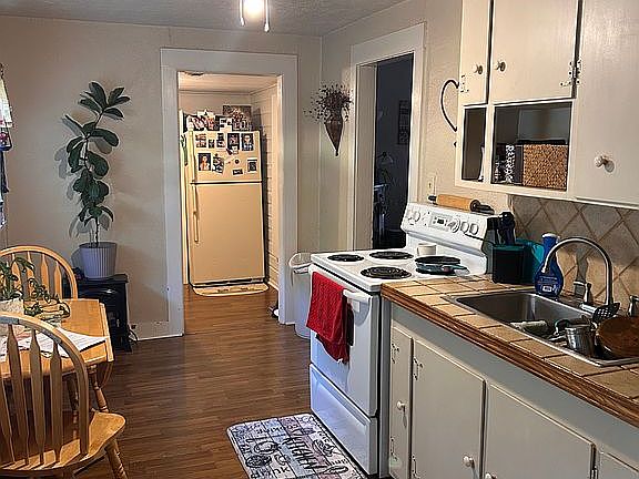 5th image of 516 Highland St