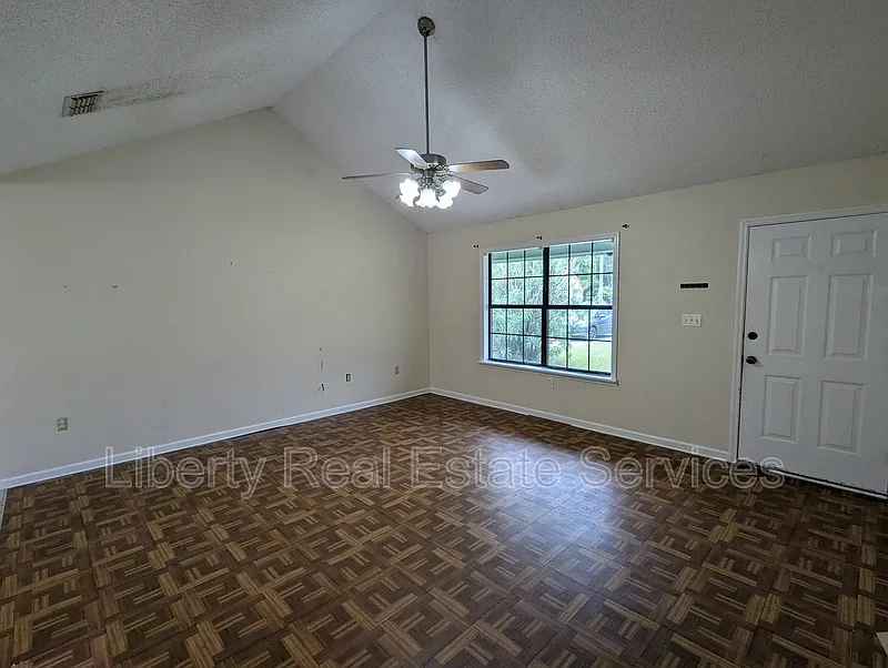 Carrie Heights — Photo 2
