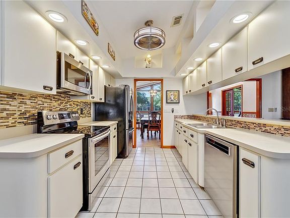 4th image of 3251 Pinewood Ct