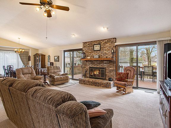 4th image of 8485 Valleywood Ln
