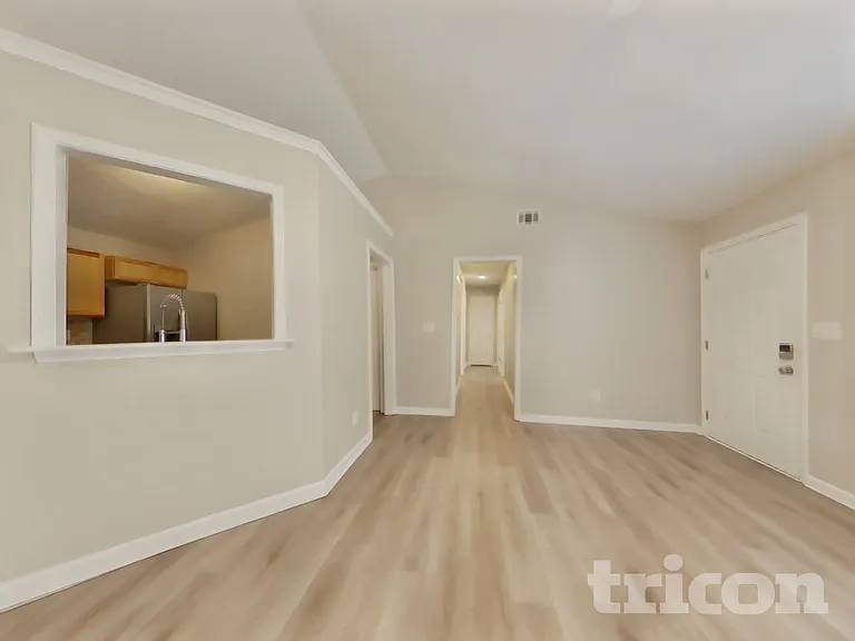 621 Southern Trace Xing — Photo 3