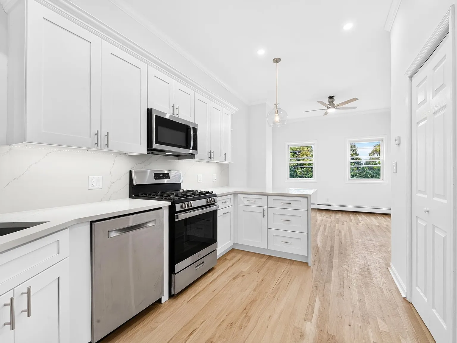 1 bed, 1.0 bath, $2,375 — Photo 1