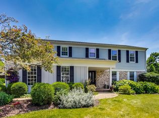 995 Georgetowne Ln, Barrington, IL 60010