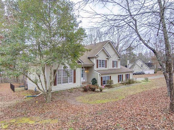 3rd image of 15 Sweetwater Ct