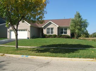 28700 Wagon Trail Rd, Lakemoor, IL 60051