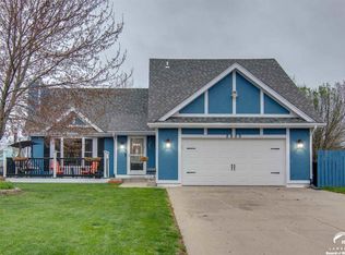 2809 SW Ancaster Rd, Topeka, KS 66614