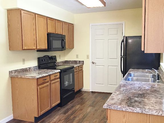 3rd image of 165 SW Daytona Way
