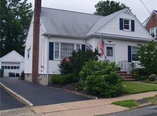 71 Dartmouth St, Edison, NJ 08837