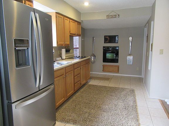 3rd image of 109 13th Ave S