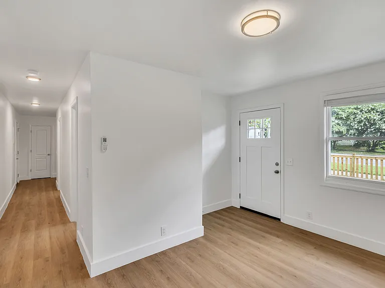 627 Shelby Ave #5 — Photo 4