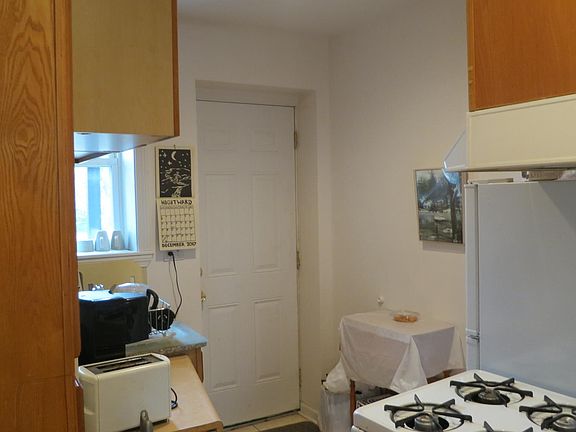 4th image of 1 Columbia Pl