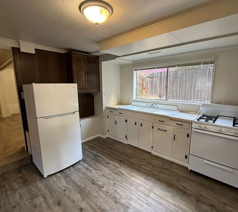 1st image of 720 Beaver St APT B