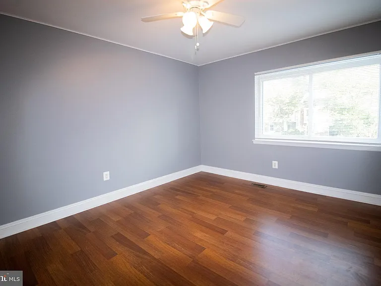1127 Thackary Ct — Photo 22