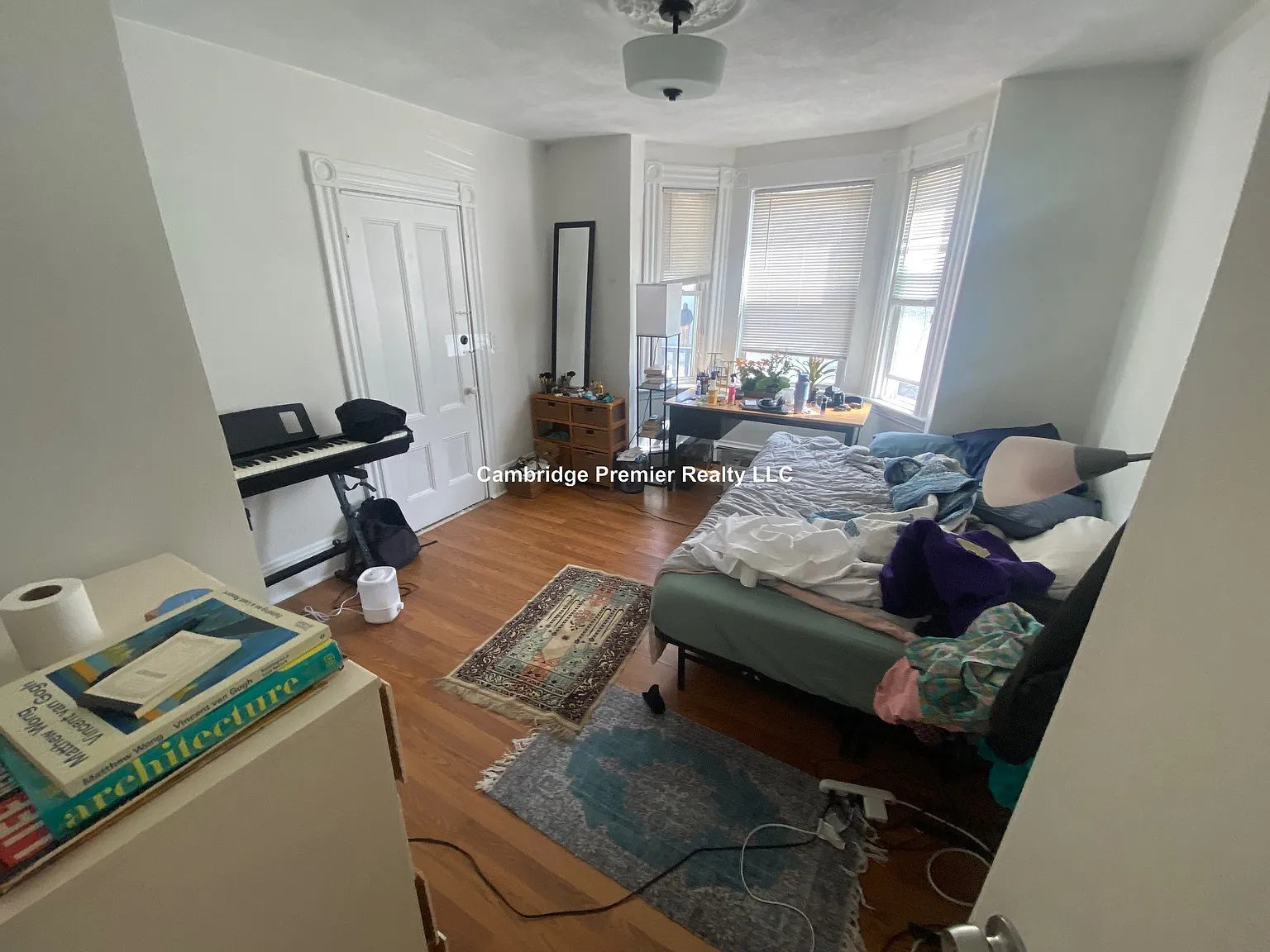 3 bed, 1100 sqft, $4,490 — Photo 4
