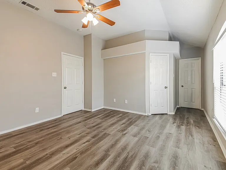 701 Park View Ave — Photo 11