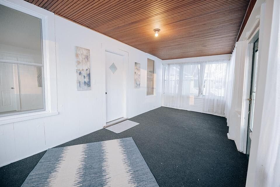 672 E Isabella Ave, Muskegon, MI 49442 | MLS #26022658 | Zillow