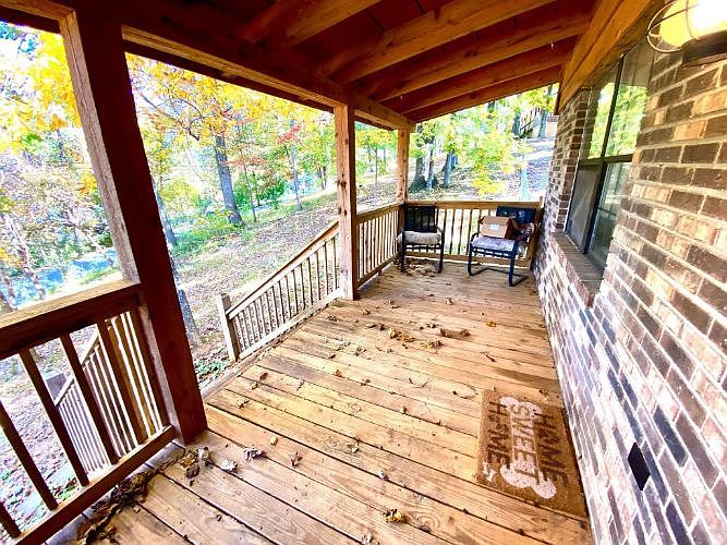 2nd image of 121 Woodland Grove Dr