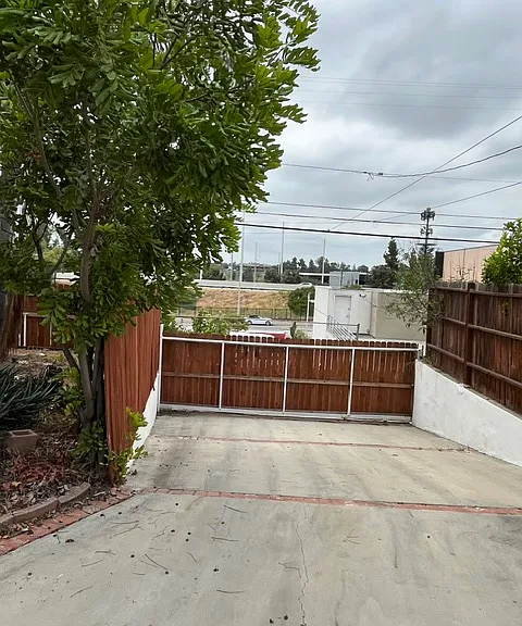 224 W Fernfield Dr #1 — Photo 6
