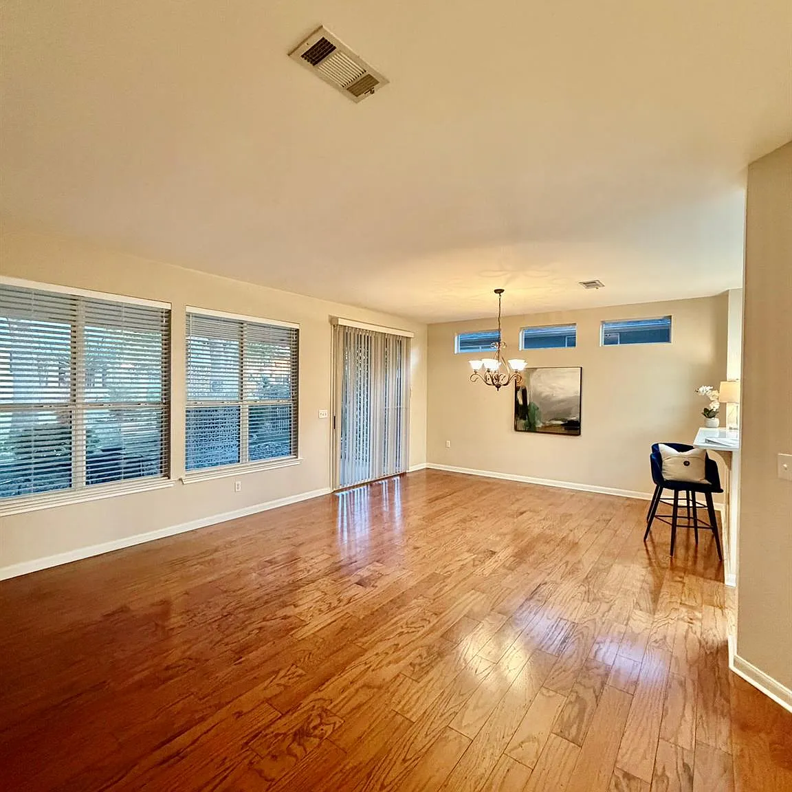 2 bed, 2.0 bath, 1573 sqft, $2,250 — Photo 4