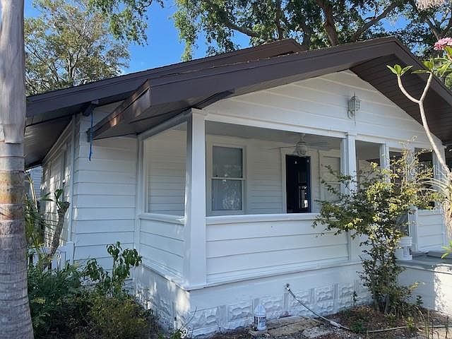 1st image of 833 11TH AVENUE N