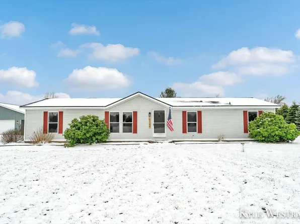 6169 Maple Hill Rd, Howard City, MI 49329