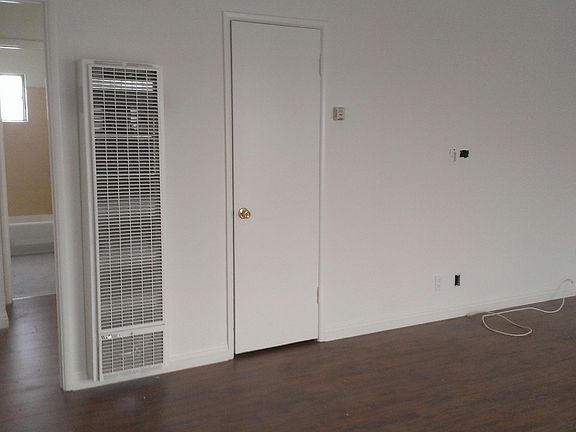 3rd image of 1421 Pearl St