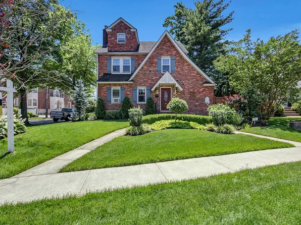 163-18 Cryders Ln #1, Whitestone, NY 11357