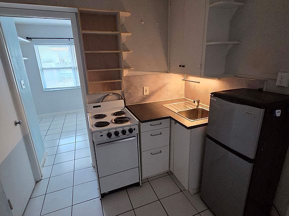 5th image of 900 3rd St N APT 6