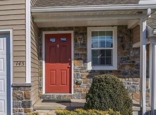 145 Locust Run Dr, York, PA 17404