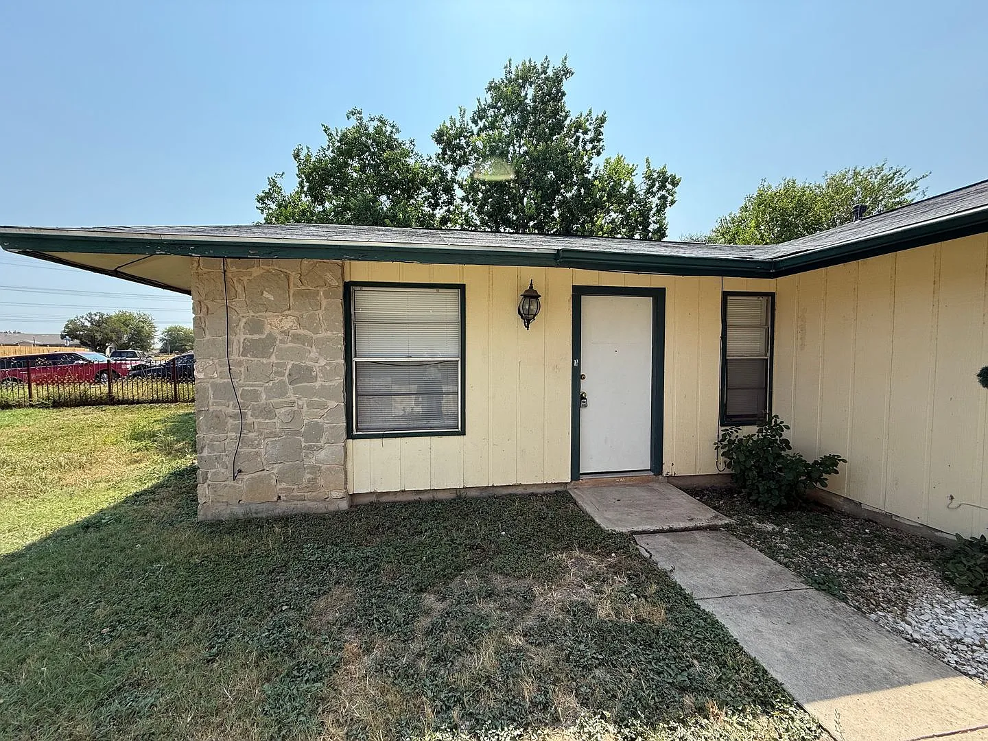 3 Bedroom Duplex — Photo 1