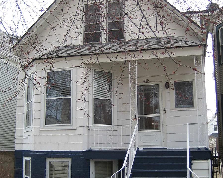 1st image of 1619 W Summerdale Ave #2
