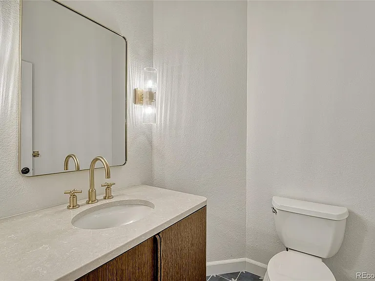 9885 Greensview Cir — Photo 29