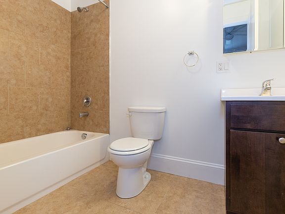 2nd image of 6616 N Glenwood Ave #1021