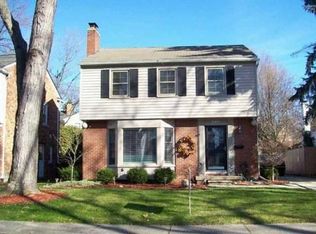 220 McMillan Rd, Grosse Pointe Farms, MI 48236