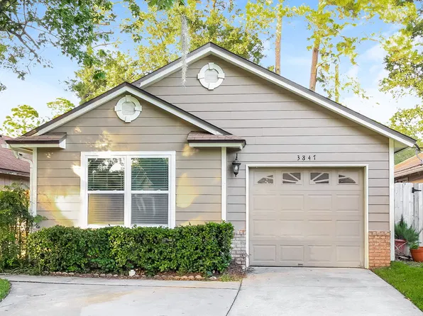 3847 Millpoint Dr, Jacksonville, FL 32257