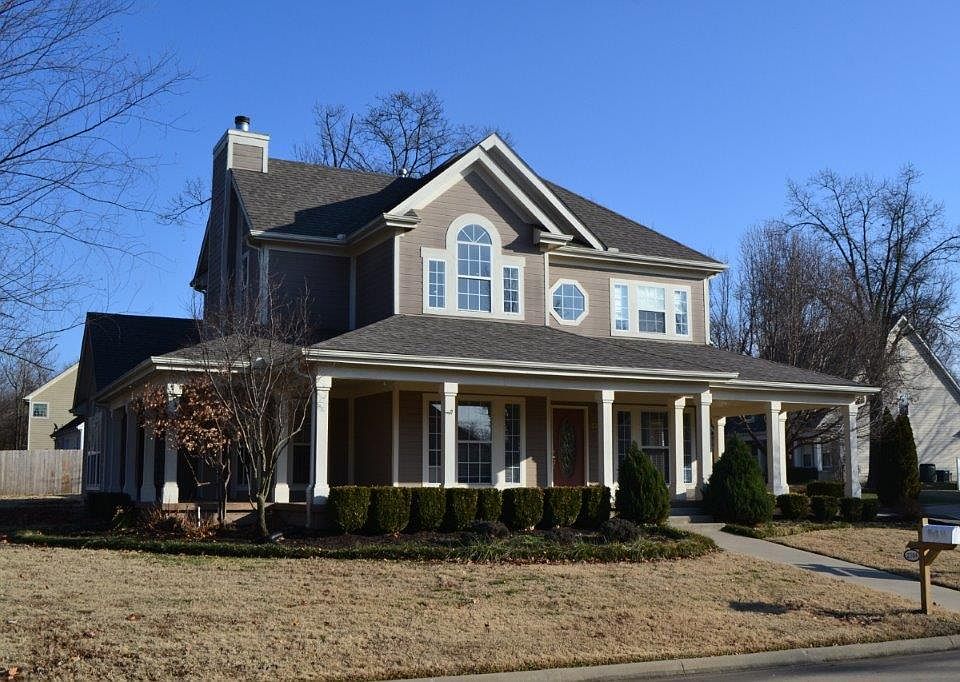 1st image of 2704 Waters Edge Blvd
